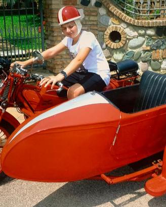 Moto Guzzi Sport 14 con sidecar Longhi  4 posti