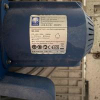 Sega circolare dotata di base d’appoggio