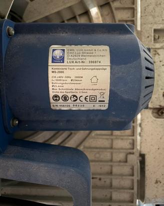 Sega circolare dotata di base d’appoggio