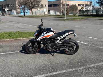 2022 KTM 390 Duke