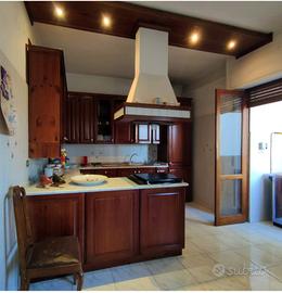 cucina pregiata grande in legno