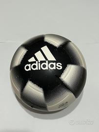 Pallone da calcio Adias
