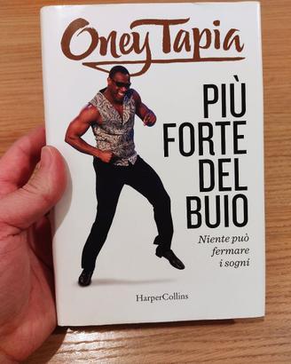Libro Più forte del buio Tapia Honey