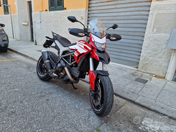 Ducati Hyperstrada 821