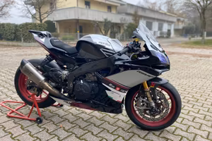 RSV4 1000 rf Aprilia pista/strada