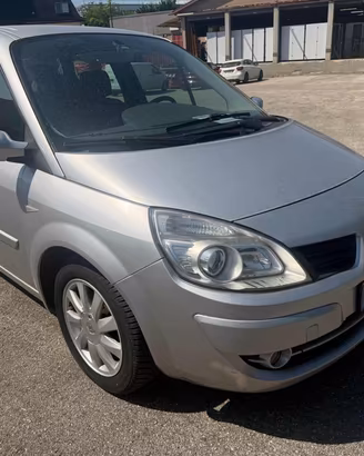 RENAULT Grand Scenic 1.9 dCi/130CV PlaySt.Port.