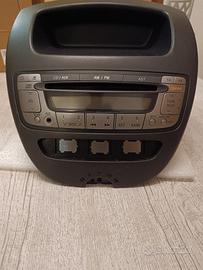 Autoradio originale Peugeot 107 anno 2010 