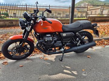 Moto Guzzi V7 IV - 2021