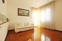 4-locali-a-prato