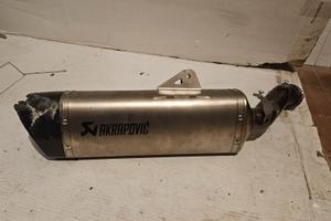 Terminale akrapovic vit/svartpilen 801