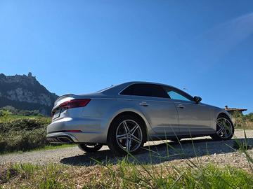 Audi A4 B9 2018 Berlina S-Line 150cv S-Tronic