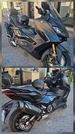 T-MAX 560 TECH MAX 2025