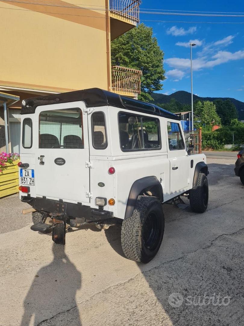 Land Rover Defender 1999 photo 2