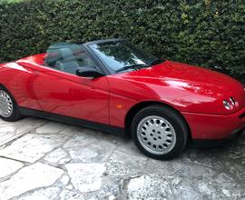 Alfa Romeo Spider 916