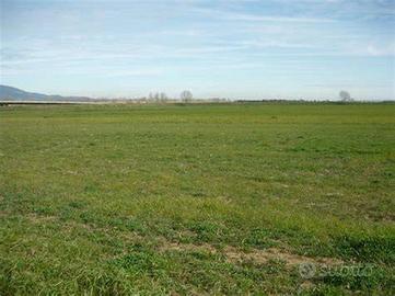 Terreno di 118000 m² a San Bassano
