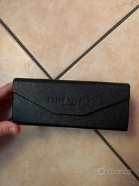 porta occhiali triangolare