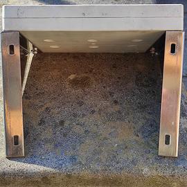 Supporto da muro porta motore fuoribordo