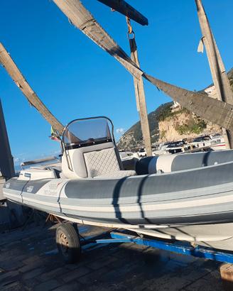 Motonautica 7.80 con volvo 200hp diesel