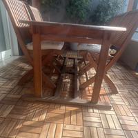 Tavolo e sedie da giardino in teak allungabile