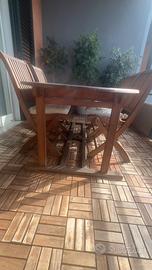 Tavolo e sedie da giardino in teak allungabile