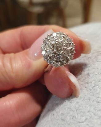 anello in oro bianco e diamanti