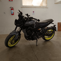 Yamaha mt09 con ohlins