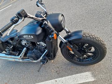 moto Indian Bobber scout nera anno Luglio 2022