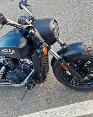 moto Indian Bobber scout nera anno Luglio 2022