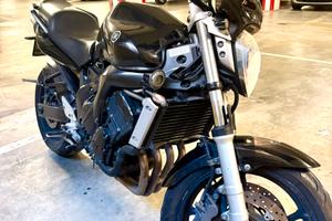 YAMAHA FZ6