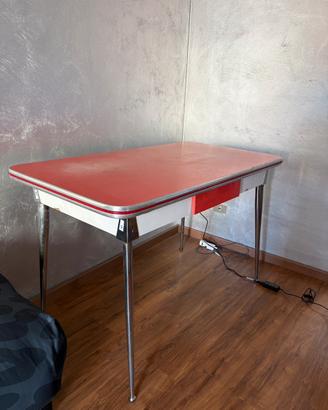 Tavolo in Formica Rosso