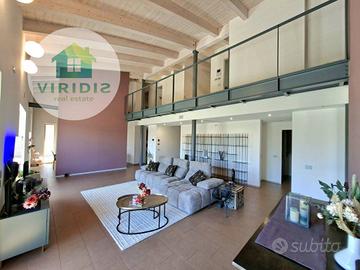 Villa di 212 m² con più di 5 locali a Perugia