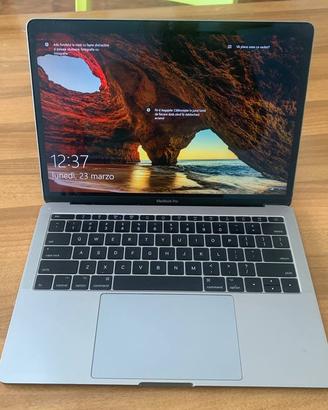 MacBook Pro 2017 256GB, 8GB RAM, Windows 10, ottim
