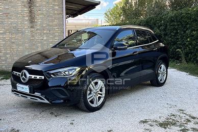 MERCEDES GLA 180 d Automatic Business
