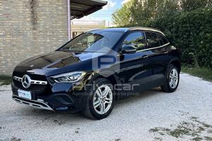 MERCEDES GLA 180 d Automatic Business