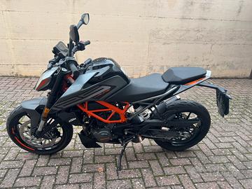 KTM DUKE 125 del 2022