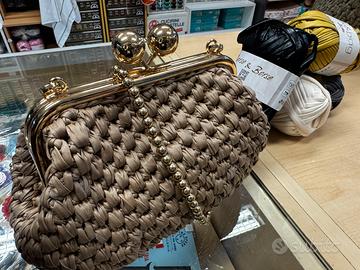 Pochette clutch clic clac tirtora in fettuccia sem