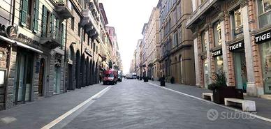 NEGOZIO - ANCONA CENTRO - QUATTRO VETRINE