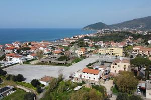 3 LOCALI A CASTELLABATE
