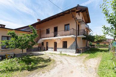 CASA SEMINDIPENDENTE A BARBANIA