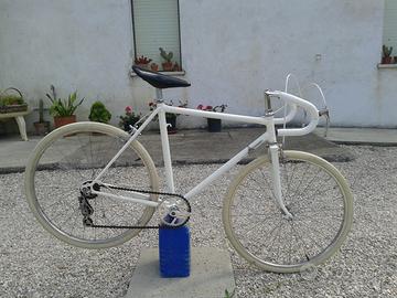 Bicicletta da corsa vintage ragazzo