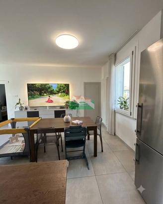 Appartamento di 140 m² con più di 5 locali a Raven