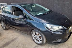 Opel Corsa 1.4L benzina anno 2016 per ricambi (2a)