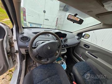 Per pezzi di ricambio Renault new twingo