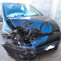 Grande Punto 1.3 mtj del 2009 90 CV  sinistrata