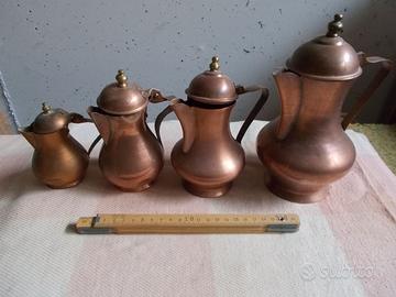 Serie di bricchi in rame