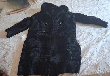 Cappotto in Pelliccia Vera Astrakan con Collo in V