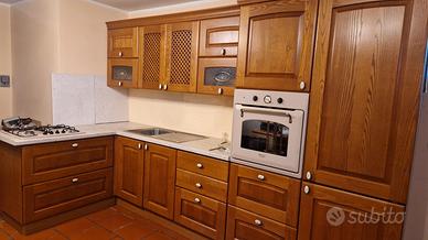 Cucina completa di elettrodomestici