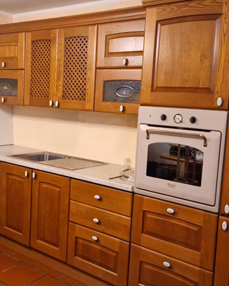 Cucina completa di elettrodomestici