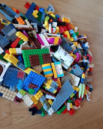 Lotto Lego oltre 2 kg sfuso+set+minifigures