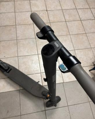 Monopattino segway ninebot es 2